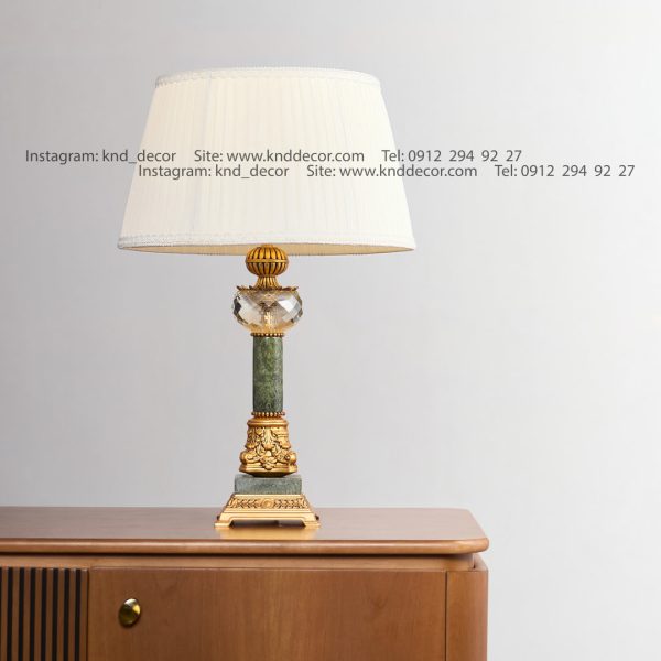 آباژور رومیزی طلایی نئوکلاسیک برنجی سنگ سبز سرستون با کد a5 با شید