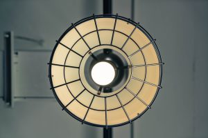 ویژگی‌های بهترین لوستر برای سقف کوتاه